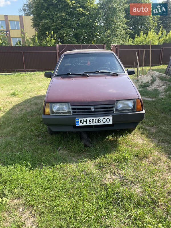 Хэтчбек ВАЗ / Lada 2109 2000 в Малине