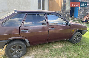 Хэтчбек ВАЗ / Lada 2109 2000 в Малине