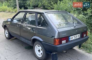 Хэтчбек ВАЗ / Lada 2109 1993 в Лозовой