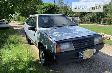 Хэтчбек ВАЗ / Lada 2109 2002 в Черновцах