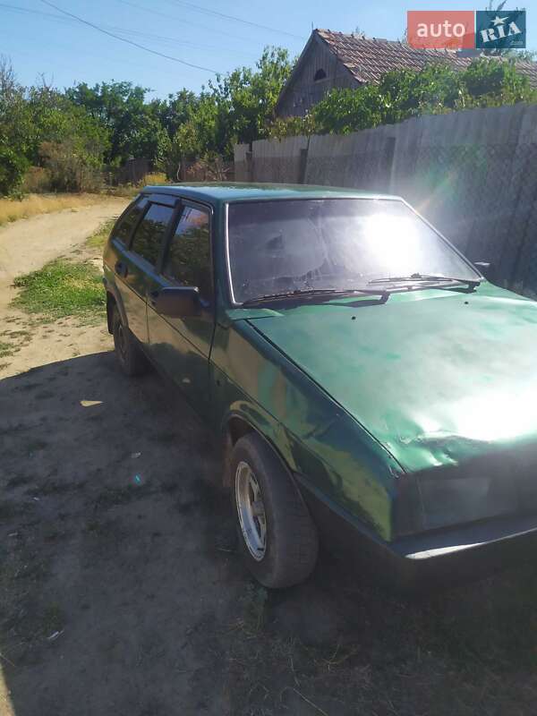 Хэтчбек ВАЗ / Lada 2109 1999 в Запорожье