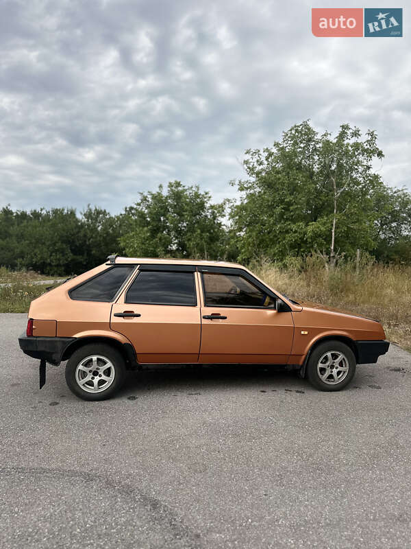 Хэтчбек ВАЗ / Lada 2109 1999 в Каменке