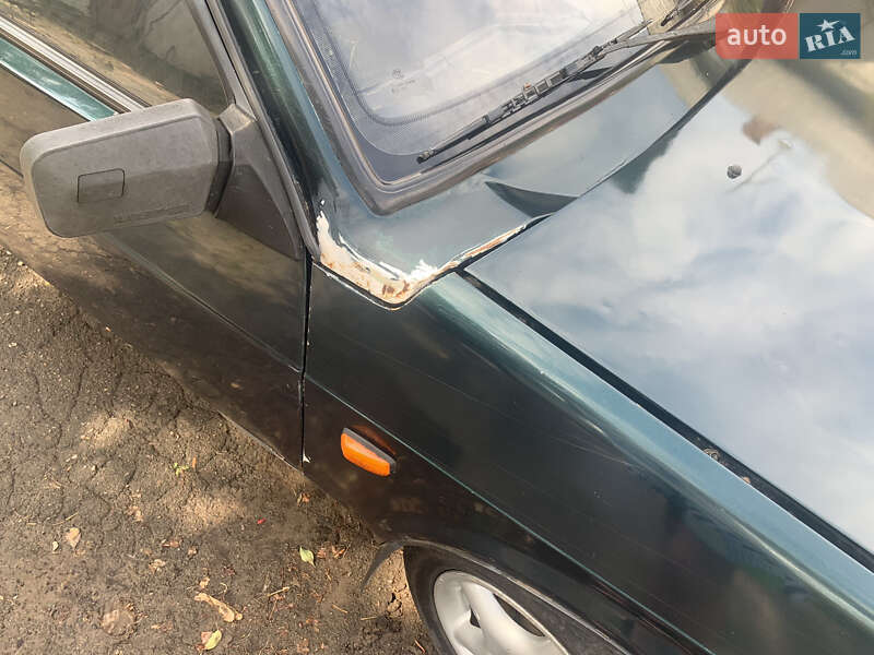 Хэтчбек ВАЗ / Lada 2109 2002 в Дубно