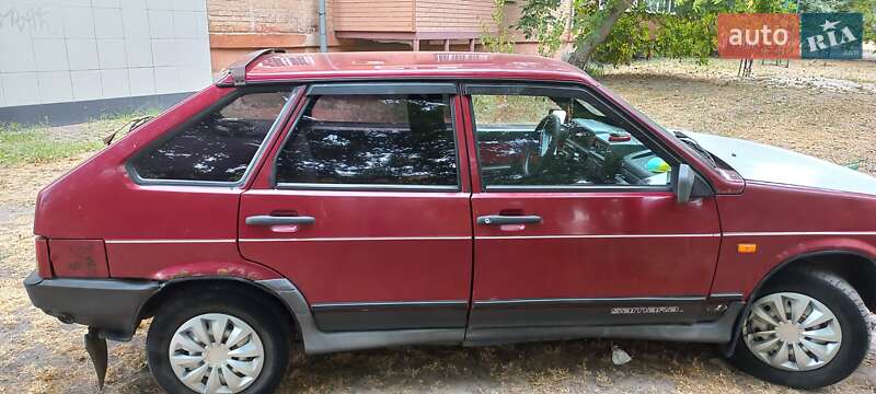 Хэтчбек ВАЗ / Lada 2109 2001 в Александрие