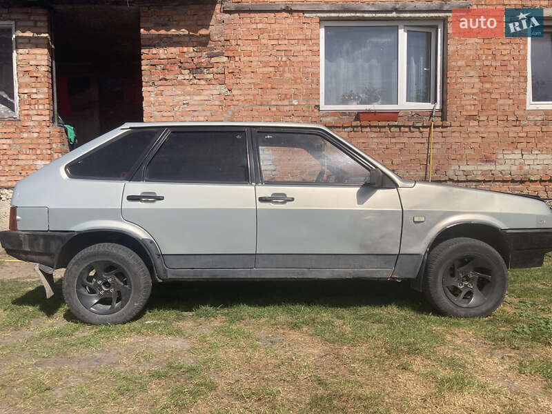Хетчбек ВАЗ / Lada 2109 2003 в Городку