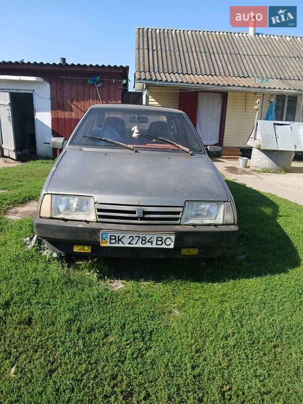 Хэтчбек ВАЗ / Lada 2109 2002 в Березному