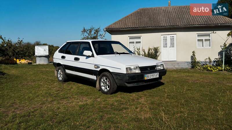 Хэтчбек ВАЗ 2109 1989 в 