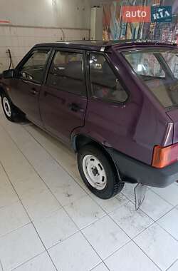 Хэтчбек ВАЗ 2109 1998 в 