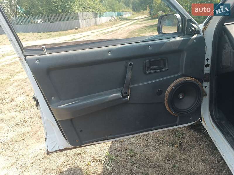Хэтчбек ВАЗ / Lada 2109 1995 в Харькове фото 7 Хэтчбек ВАЗ / Lada 2109 1995 в Харькове