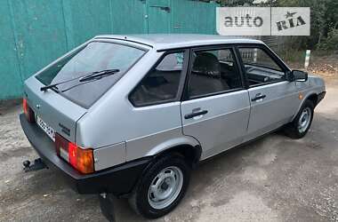 Хэтчбек ВАЗ / Lada 2109 2002 в Черкассах