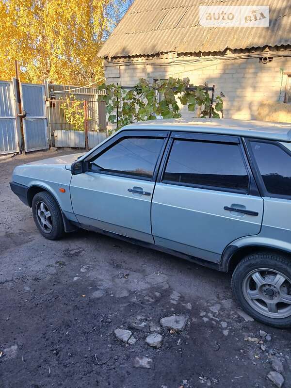 Хэтчбек ВАЗ / Lada 2109 2001 в Павлограде