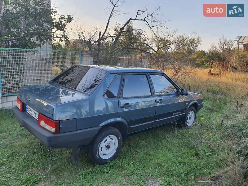 Хэтчбек ВАЗ / Lada 2109 2001 в Николаеве