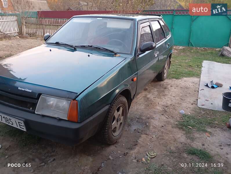 Хэтчбек ВАЗ / Lada 2109 2001 в Виннице