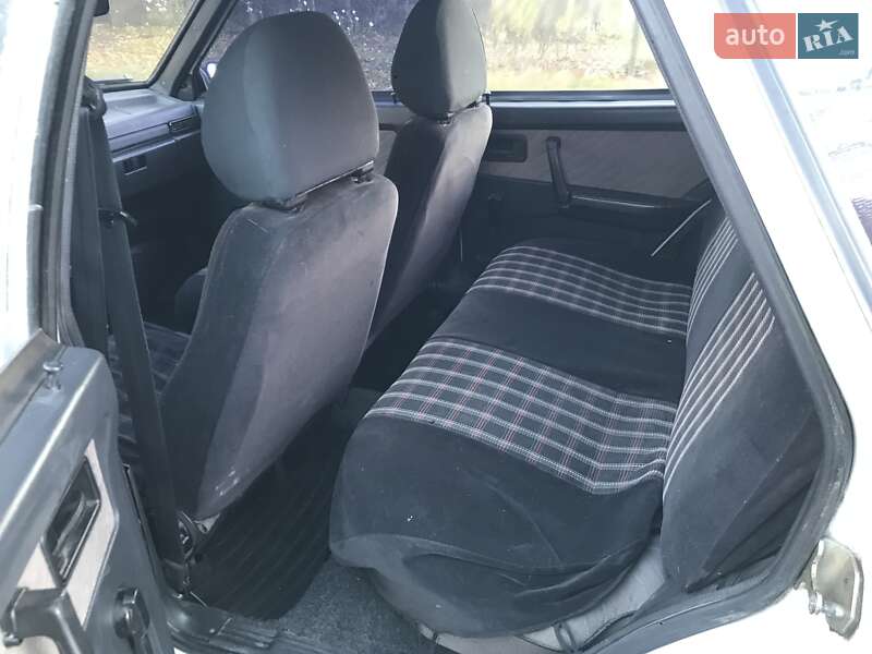Хетчбек ВАЗ / Lada 2109 2004 в Львові