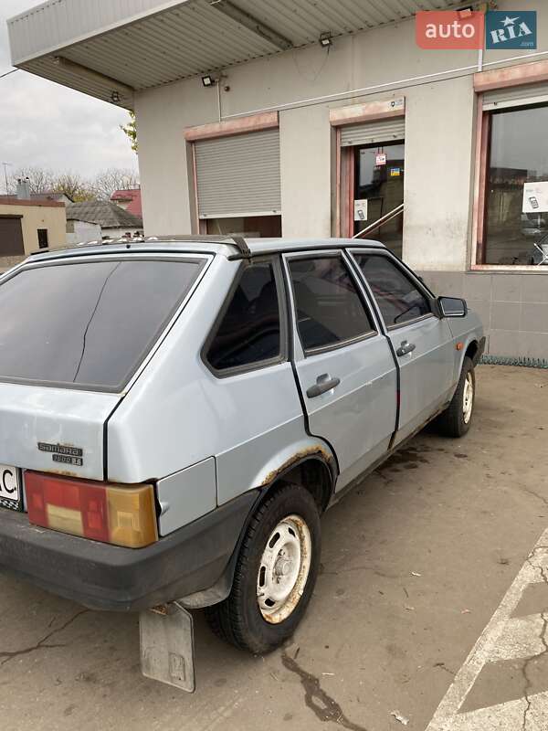 Хэтчбек ВАЗ / Lada 2109 2003 в Харькове
