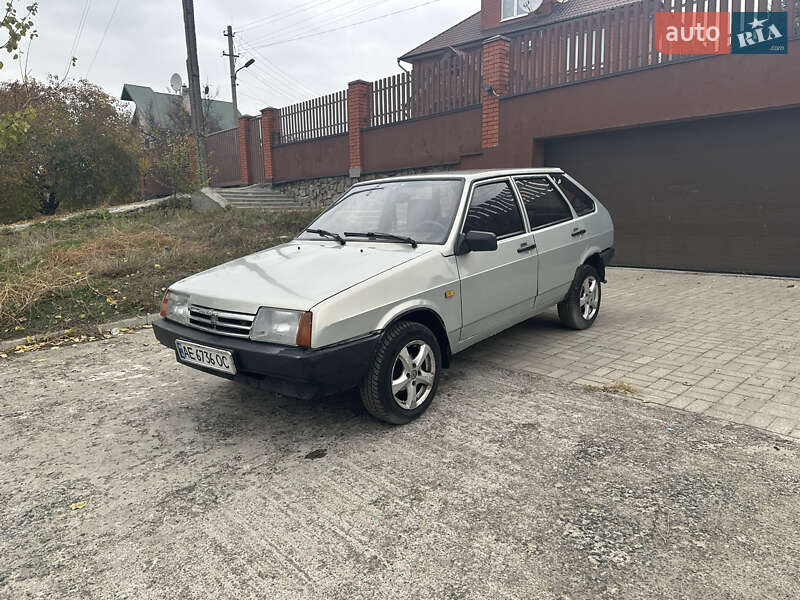 Хэтчбек ВАЗ / Lada 2109 2005 в Днепре