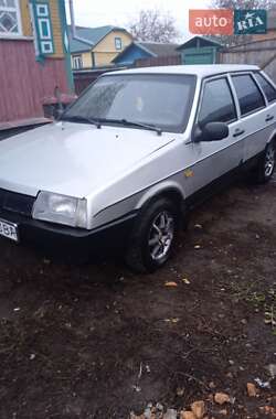 Хэтчбек ВАЗ / Lada 2109 2002 в Нежине