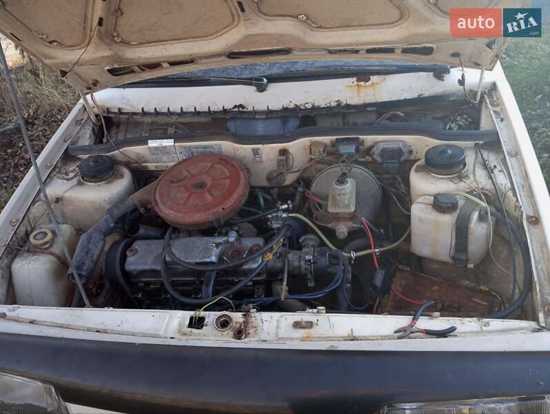 Хэтчбек ВАЗ / Lada 2109 1992 в Борщеве фото 4 Хэтчбек ВАЗ / Lada 2109 1992 в Борщеве
