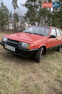 Хэтчбек ВАЗ / Lada 2109 1992 в Владимирце