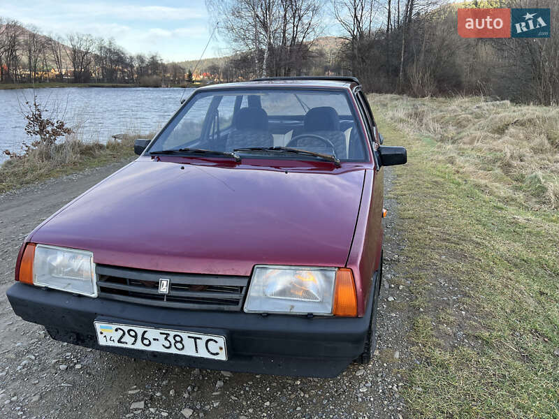 Хэтчбек ВАЗ / Lada 2109 2001 в Сколе