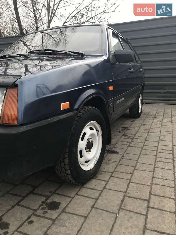 Хэтчбек ВАЗ 2109 1992 в 