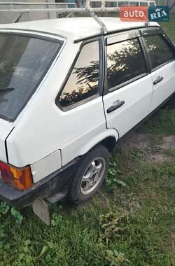 Хэтчбек ВАЗ 2109 1990 в 