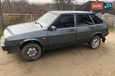 Хэтчбек ВАЗ / Lada 2109 2001 в Черновцах