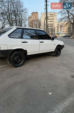 Хэтчбек ВАЗ 2109 1992 в 