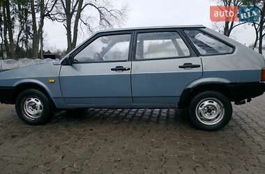 Хэтчбек ВАЗ / Lada 2109 2003 в Ровно