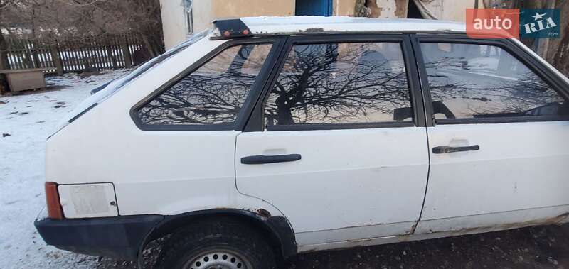 Хэтчбек ВАЗ / Lada 2109 1993 в Онуфриевке