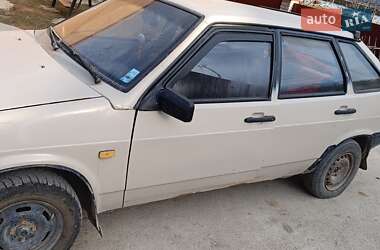 Хэтчбек ВАЗ 2109 1993 в 