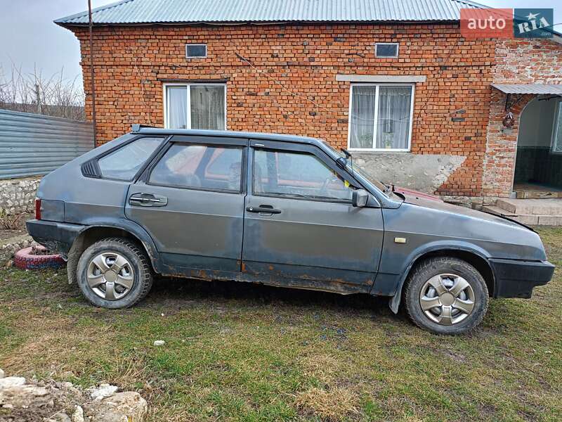 Хэтчбек ВАЗ / Lada 2109 1990 в Подволочиске
