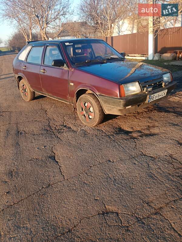 Хэтчбек ВАЗ / Lada 2109 1993 в Арбузинке