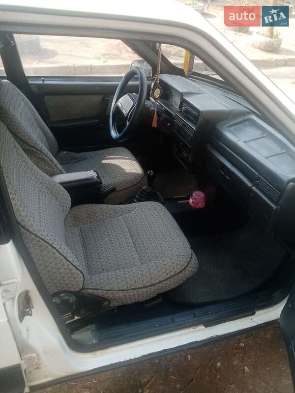 Хэтчбек ВАЗ / Lada 2109 2000 в Ровно