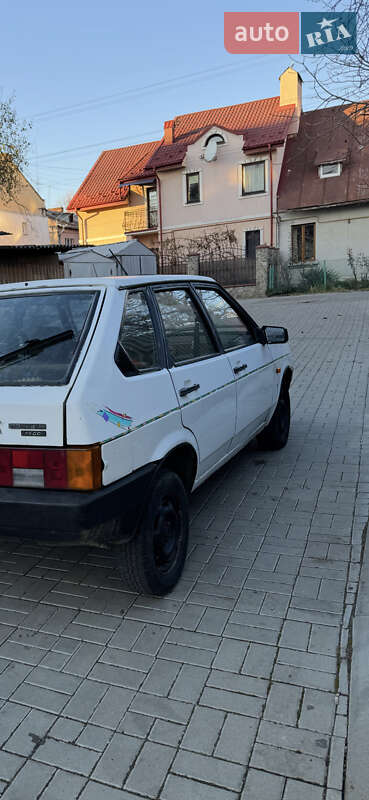 Хэтчбек ВАЗ / Lada 2109 1988 в Львове