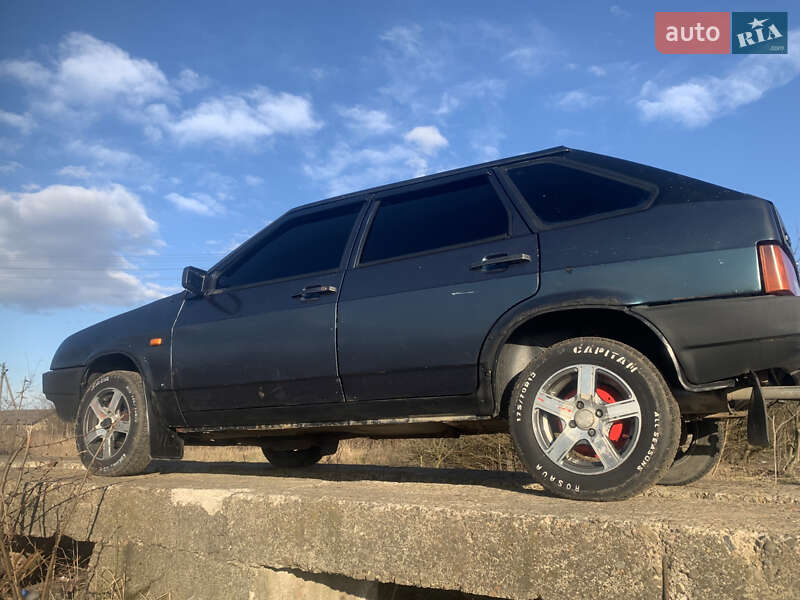 Хэтчбек ВАЗ / Lada 2109 2004 в Ивано-Франковске