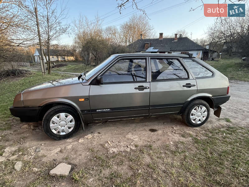 Хетчбек ВАЗ / Lada 2109 1991 в Хотині фото 2 Хетчбек ВАЗ / Lada 2109 1991 в Хотині