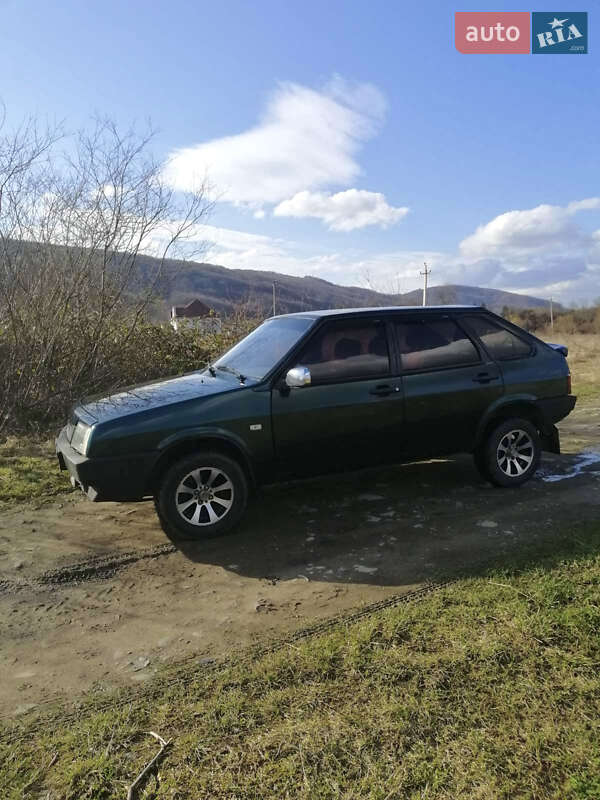 Хетчбек ВАЗ / Lada 2109 2002 в Великому Березному