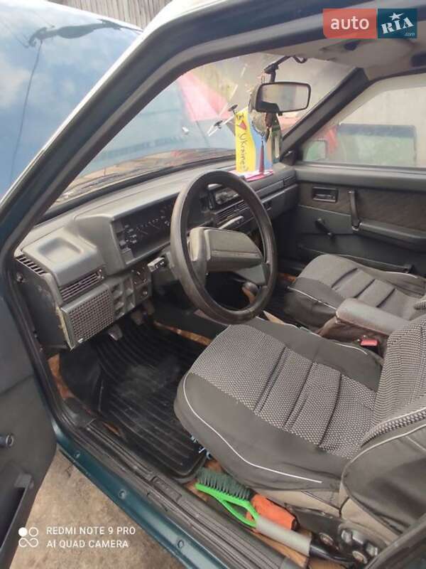 Хэтчбек ВАЗ / Lada 2109 2004 в Нежине