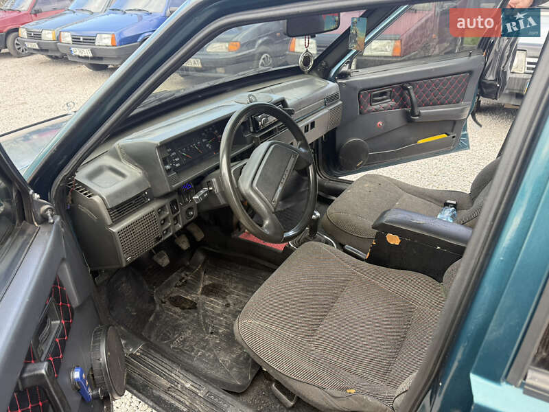Хэтчбек ВАЗ / Lada 2109 2002 в Запорожье