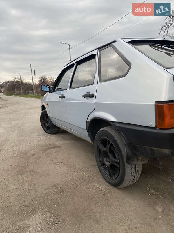 Хэтчбек ВАЗ / Lada 2109 2004 в Запорожье