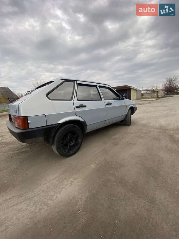 Хэтчбек ВАЗ / Lada 2109 2004 в Запорожье