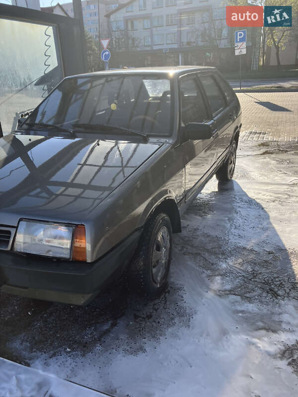 Хэтчбек ВАЗ / Lada 2109 1990 в Ивано-Франковске