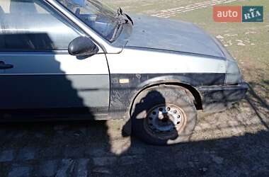 Хэтчбек ВАЗ 2109 1992 в 