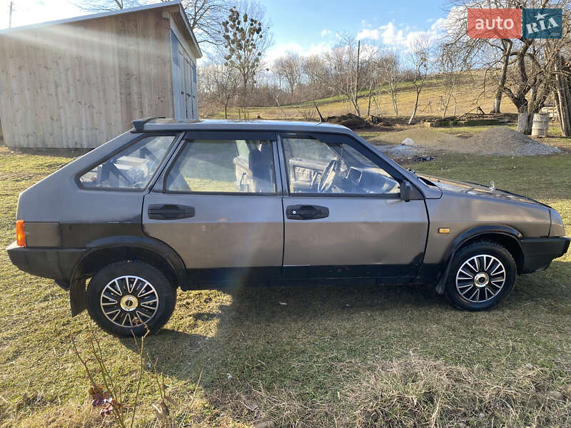 Хэтчбек ВАЗ / Lada 2109 1993 в Дубно