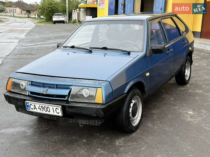 Хэтчбек ВАЗ 2109 1988 в 
