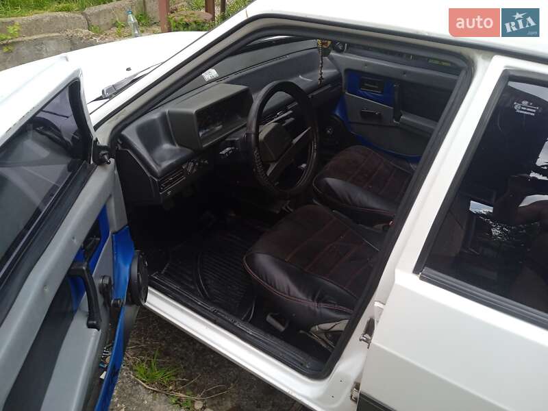 Хэтчбек ВАЗ / Lada 2109 1991 в Черновцах