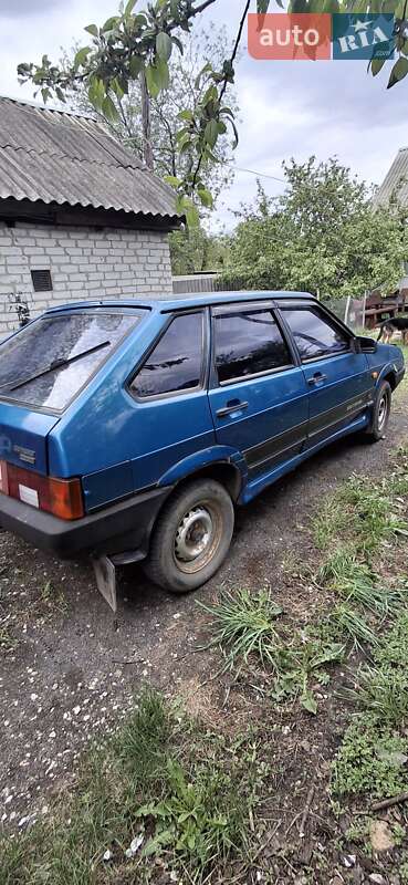 Хэтчбек ВАЗ / Lada 2109 2000 в Харькове фото 6 Хэтчбек ВАЗ / Lada 2109 2000 в Харькове