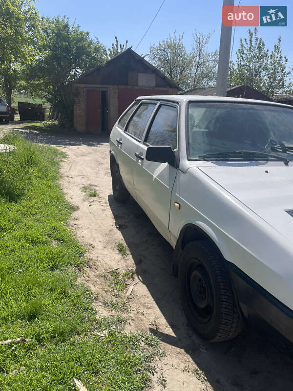 Хэтчбек ВАЗ / Lada 2109 1993 в Звенигородке