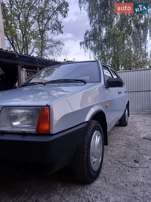 Хетчбек ВАЗ 2109 2004 в 